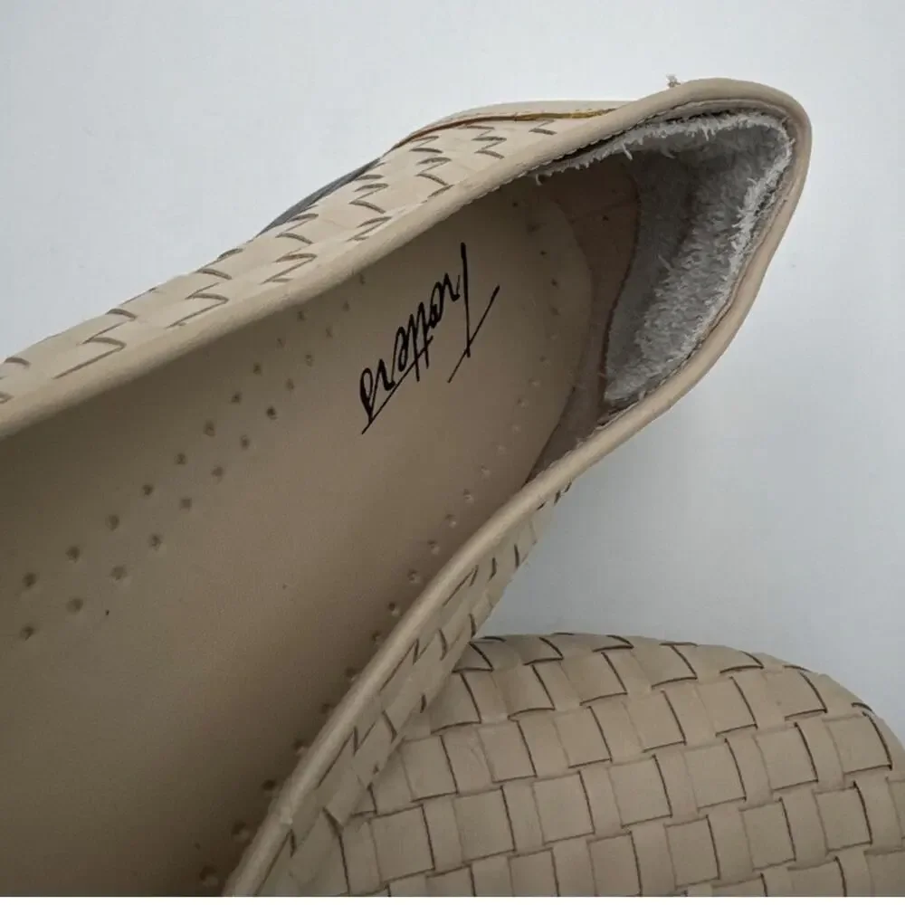 Trotters Liz Women's Size 7.5 NARROW Beige Basketweave Leather Comfort Shoe NOTE
